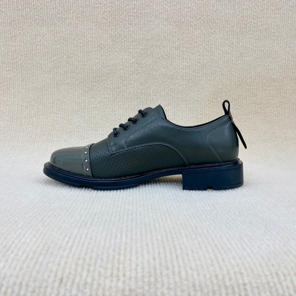 Women casual sport shoes with breathable meth surface elegant