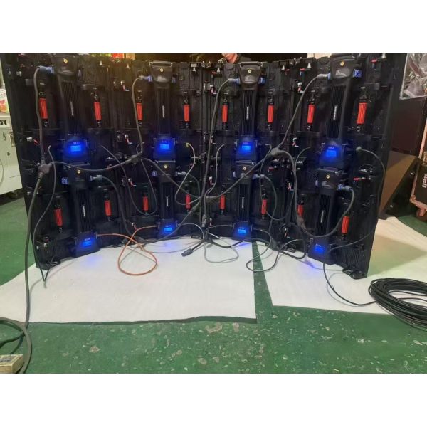 Used P2.6 Indoor Flexible LED Screen | High Res Curved Soft LED Display