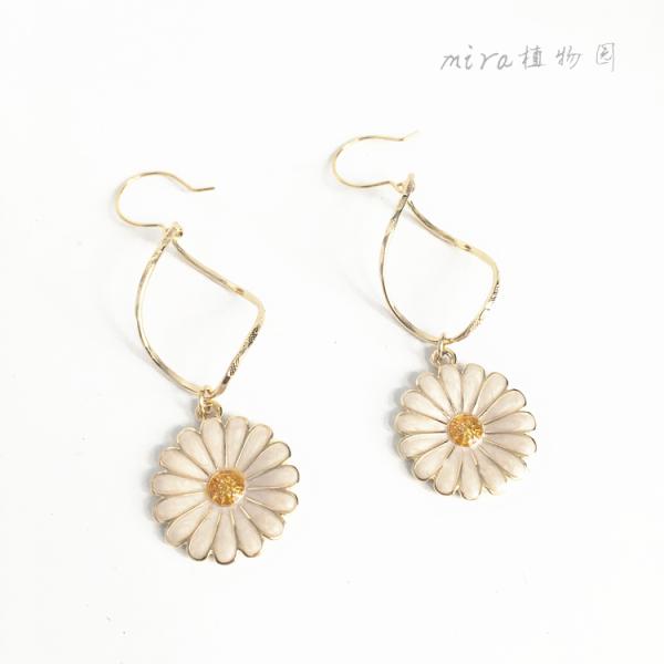 Nami Design Studio Handmade Plant Cube Real Flower Delicate Jewellery Earrings For Girl Friend
