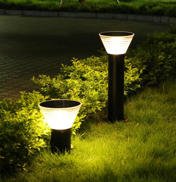 IP65 Waterproof Outdoor Solar Powered Lights For Gardens Simple Design