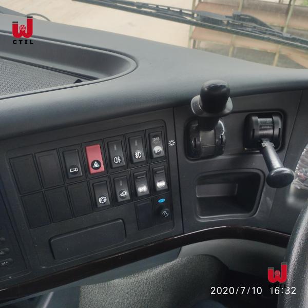 CCC Sinotruk Euro 2 Truck 50t Truk Tractor Head 10 Wheels