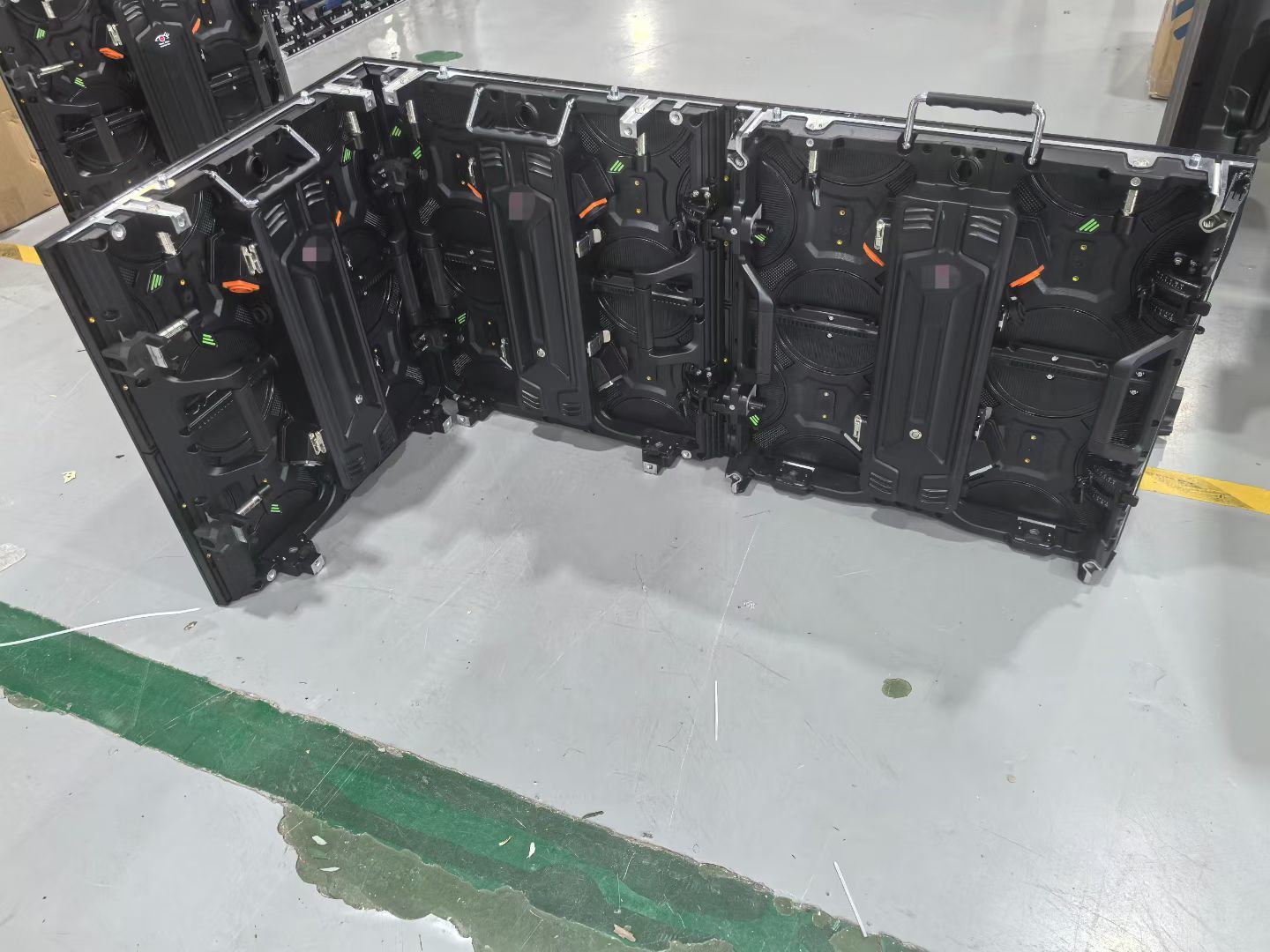 P2.976mm Outdoor LED Display IP65 Waterproof High Brightness Full Color LED Screen