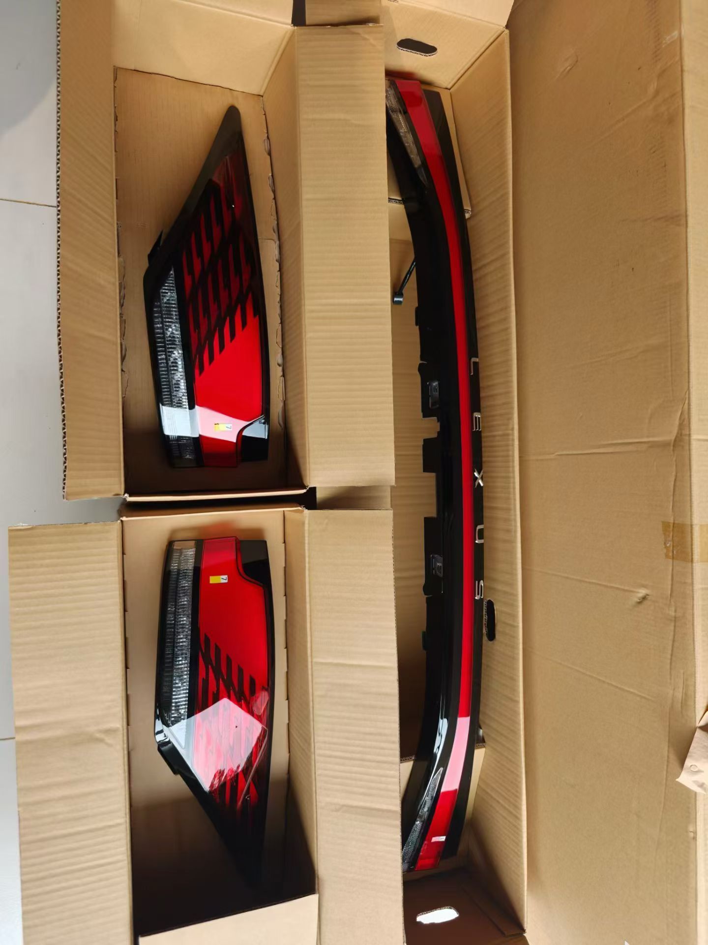 Genuine Used 2025 Lexus RX200 / RX300 Rear Tail Light Assembly Set of 3 (Left + Right + Full-Width Center Light Bar)