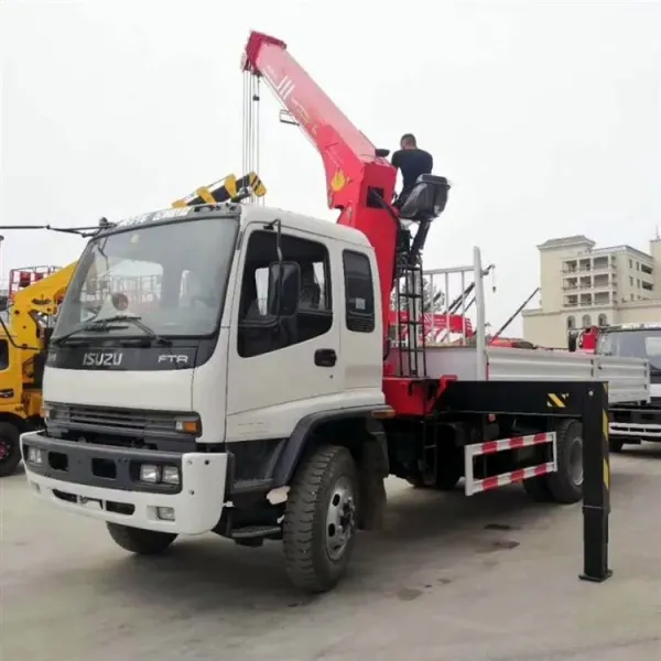 Isuzu Giga Hino 700 4X2 Folding Arm Crane 8 Tons Truck Mounted