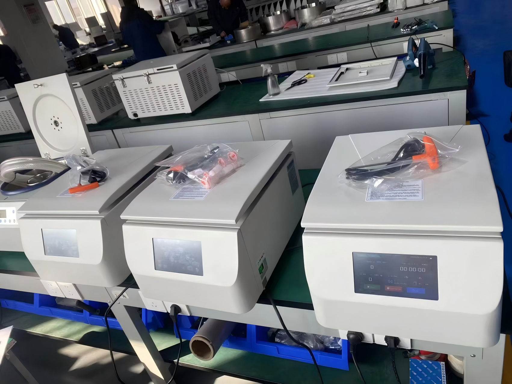 Benchtop Swing-out Centrifuge 4200rpm, 4/6x15ml Rotor with Touch Screen for PRP PRF CGF Extraction, Orthopedic Plasma Separator