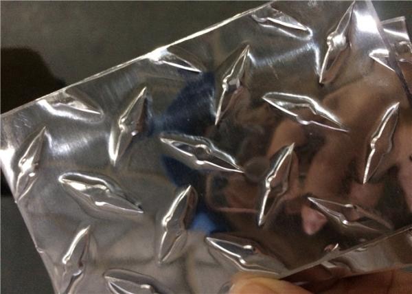 Mill Finish Aluminium Alloy Sheet , Slip Resistant Diamond Embossed Aluminum Sheet