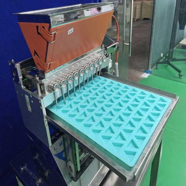 Compact Full Automatic Gummy Bear Candy Making Machine For Sale