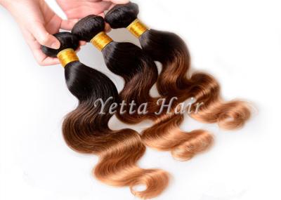 O cabelo louro de mel termina a extensão do cabelo humano de Ombre com cor de tom 3