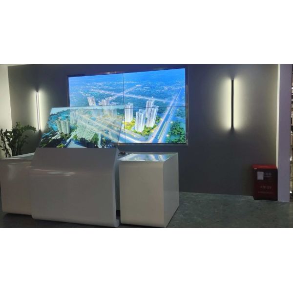 55 Inch 2K Resolution Ultra-Clear Transparent OLED Screen for Stunning Digital Real Estate Inquiry Kiosk