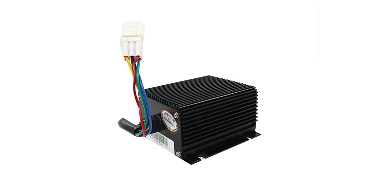 Forklift DC DC Converter with 45-100V Input Voltage IP65 Protection and 95% Efficiency