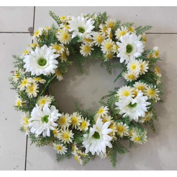 53cm Artificial White Yellow Chrysanthemum Wreath With Green Fern