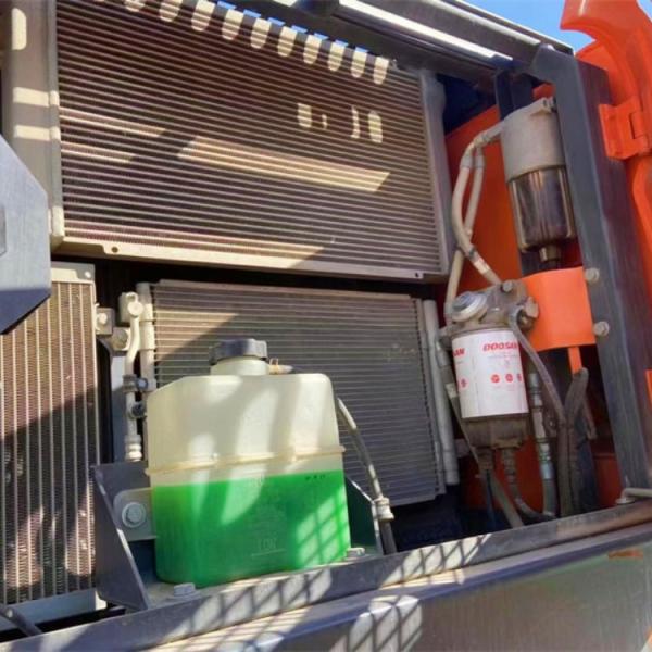 Longueur de transport 9,445m Doosan DX210W Excavateur d'occasion avec une capacité de seau de 0,92m3