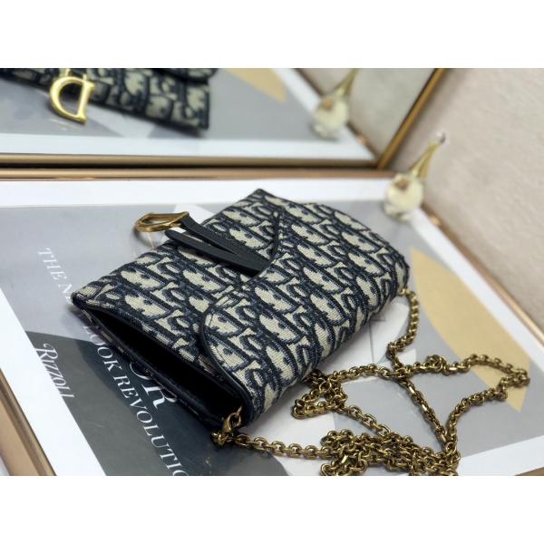 L'OEM a stigmatisé la selle long Dior Oblique Jacquard Pouch Wallet