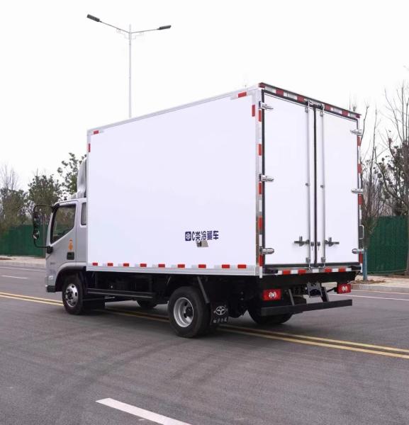 New 6-8 Ton Refrigerated Box Truck for Sale