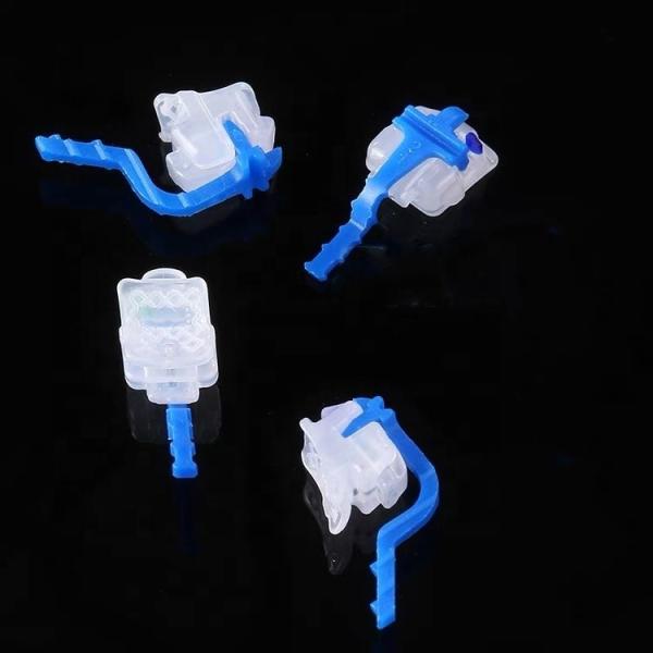 Source d'alimentation manuelle Damon Q Braces 0.18/0.22 Braces orthodontiques à fente auto-ligant pour le traitement orthodontique