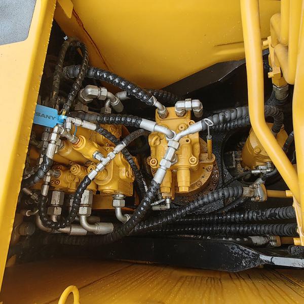 SANY SY135 Used Small Excavator 73kw Rated Power 0.6m3 Bucket Capacity 240L Large Fuel Tank