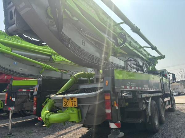 Pompes à béton Zoomlion 49m (SITRAK 3-Axle Chassis) en bon état
Livraison immédiate.