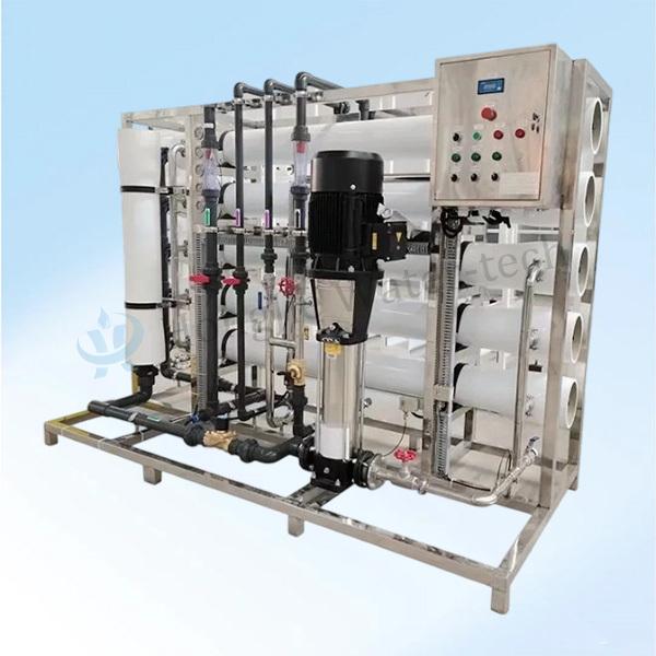 Machine automatique de purification de l'eau par osmose inverse avec pompe et contrôle PLC