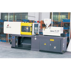small-sized plastic molding machine