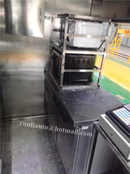 Custom Logo RHD Mobile Fast Food Truck In Malaysia Euro4 Emission Standard