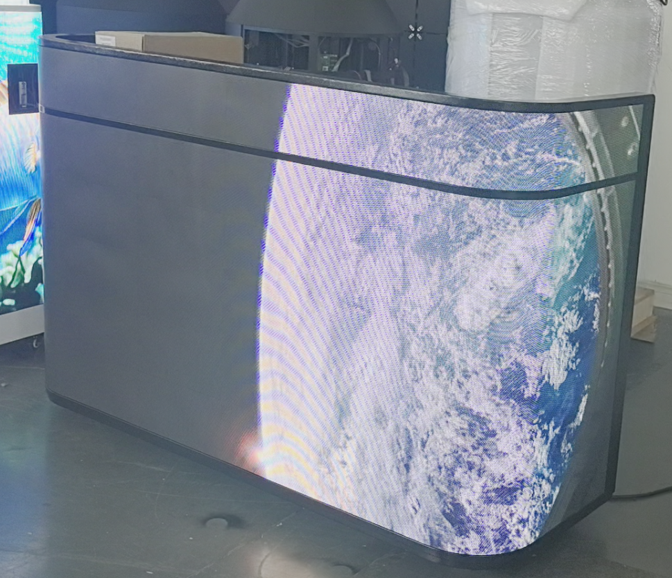 P1.86mm GOB LED Display with 3840Hz Refresh Rate and Front Access Service for Safe Installation