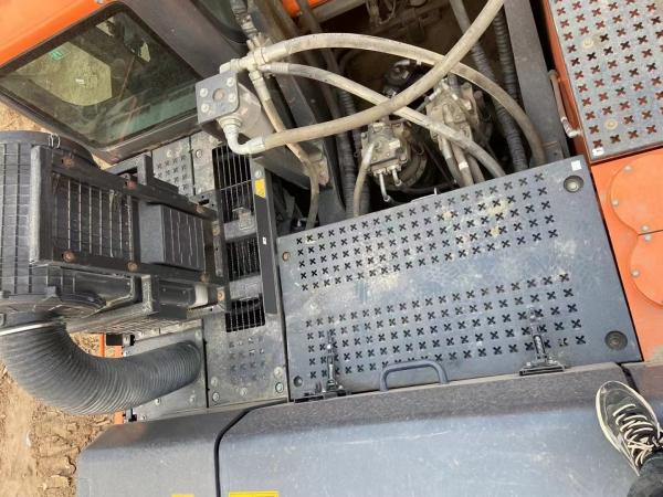 Excavadora usada Doosan DX520LC, grande excavadora hidráulica com trilhos