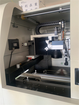 Máquina de despanelado láser controlada por software con precisión de corte de 25um