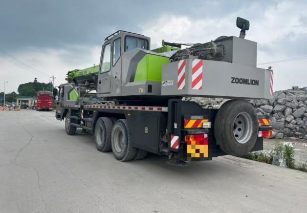 2020 Zoomlion 250A Truck Crane 25 Tons Lifting Capacity 41 Meters Main Boom Length Used for Heavy Lifting
