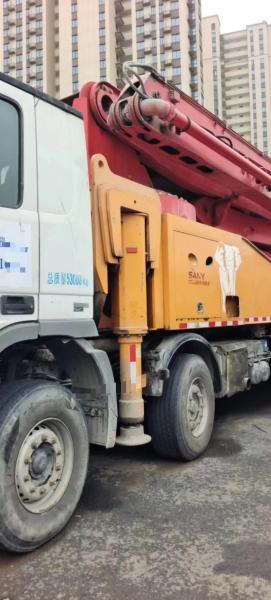 En parfait état d'origine, pompe à béton Sy 62m 2013 sur camion Benz 10*4