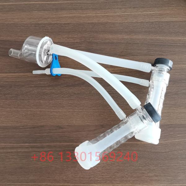 Système de collecte du lait de moutons et de chèvres composé d'une couche de lait durable et d'un tube de silicone