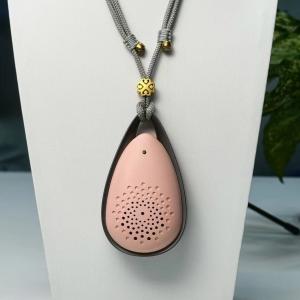 バッテリー寿命21時間1m3のカバーを備えたウェアラブル空気浄化器 CE/FCC/RoHS認証