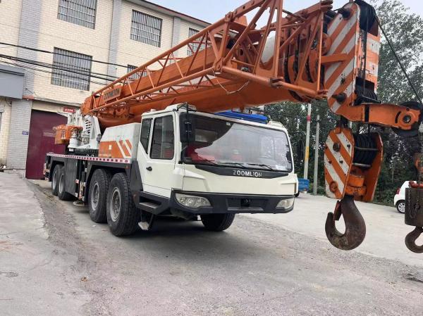 Crane de camion pliable de 80 tonnes par Zoomlion Crane de levage tout terrain pour machines de construction