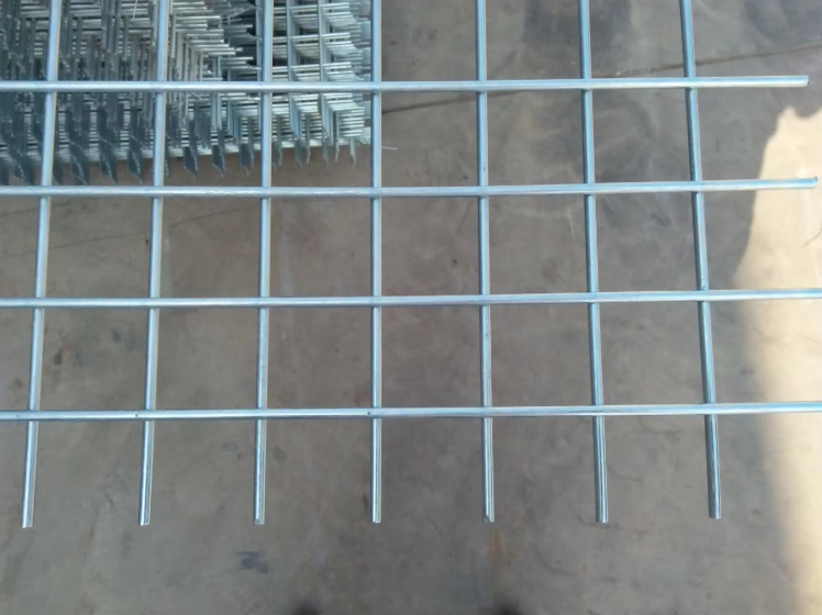 Outdoor Construction Site Galvanized Welded Mesh Panel Workshop Protection Line