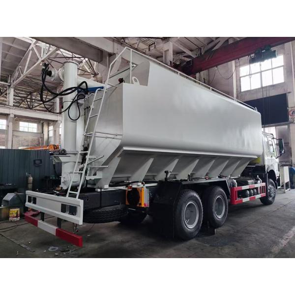 Exportación personalizada HOWO 6X4 Camión de alimentación a granel de aleación de aluminio con 5 compartimentos y cabrestantes hidráulicos de mano derecha