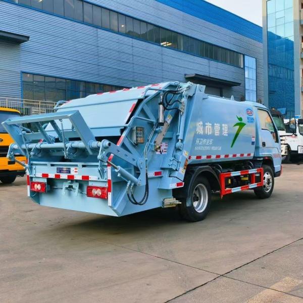 Forland Mini Garbage Collection Equipment , Garbage Removal Truck 2cbm