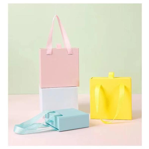 Украшения логотипа фольги серебра золота бумажные упаковывая сползающ коробку 9x9x3.4cm ящика 8x8x3.2cm