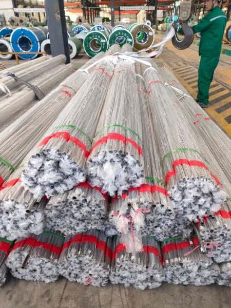 tubulação de aço inoxidável da bobina dos VAGABUNDOS 304 redondos da borda da régua da tubulação de 316l SS para a finalidade industrial