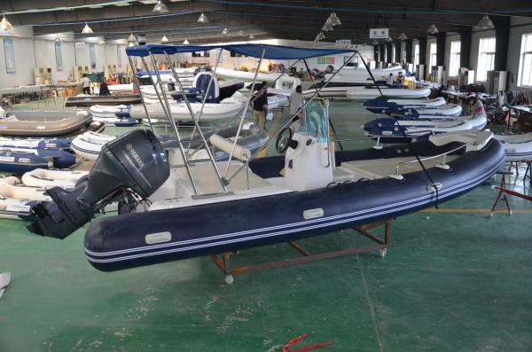 Deep - V Fiberglass Hull 600cm Rigid Bottom Inflatable Boats With Yamaha Motor