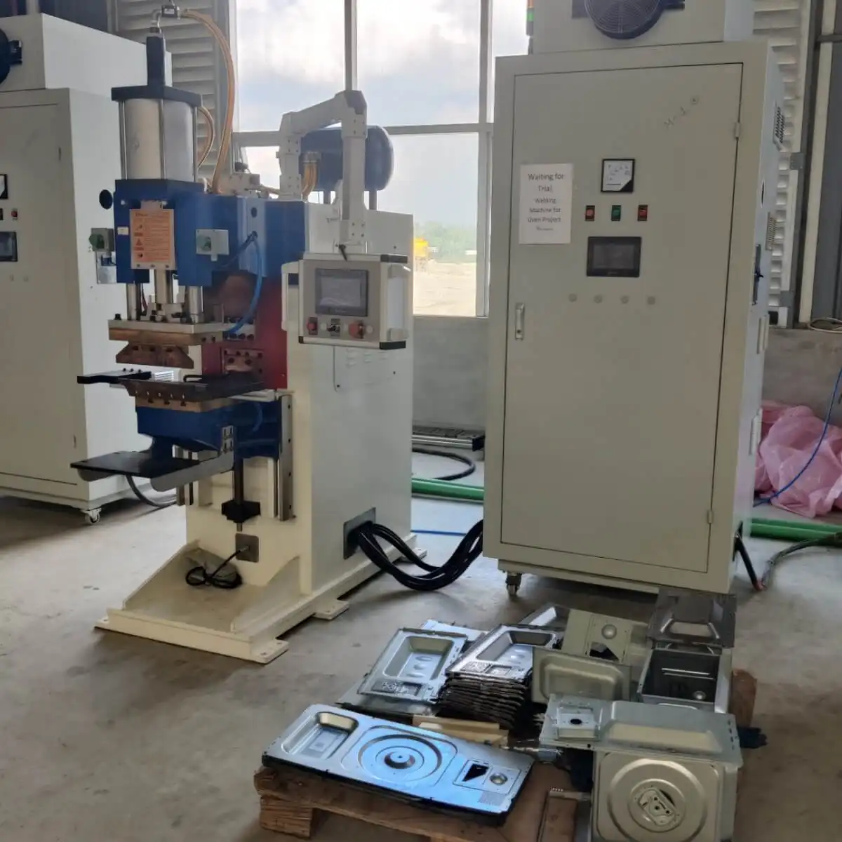 Máquina de soldadura automática de punto con estante de horno de acero inoxidable