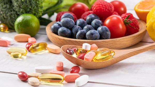 Natural Sophora Japonica Extract 99% Quercetin Dihydrate Powder For Healthcare CAS 6151-25-3