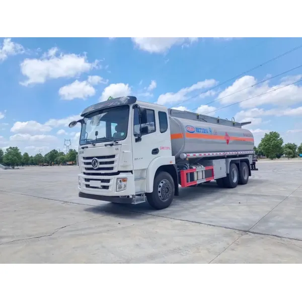 15000 Liters Dongfeng Oil Tanker Truck for Efficient Refueling