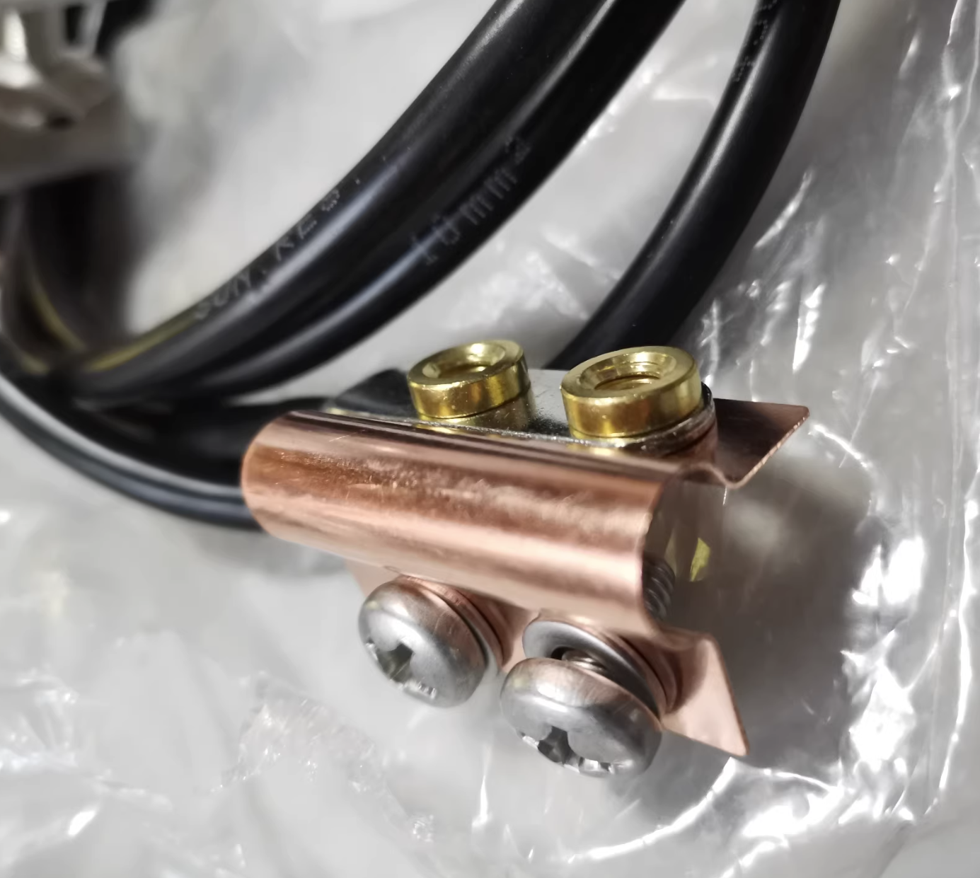 Original Huawei 27150059 Universal Grounding Clamp For RRU Power Cable