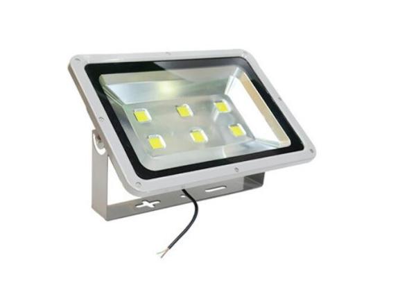 Manutenção profissional exterior branca da luz de inundação do diodo emissor de luz com bom efeito da luz