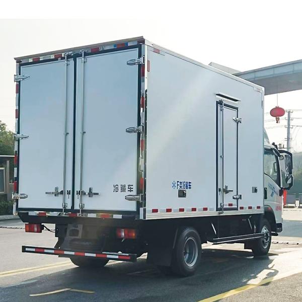 11-20T Load Capacity HOWO Refrigeration Freezer Semi-trailer Small Cooling Truck for Vegetable Transportation