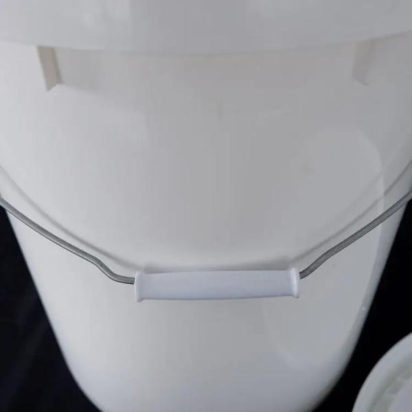 25 30 Liter Capacity Plastic Lubricant Bucket For Liquid Storage Demand
