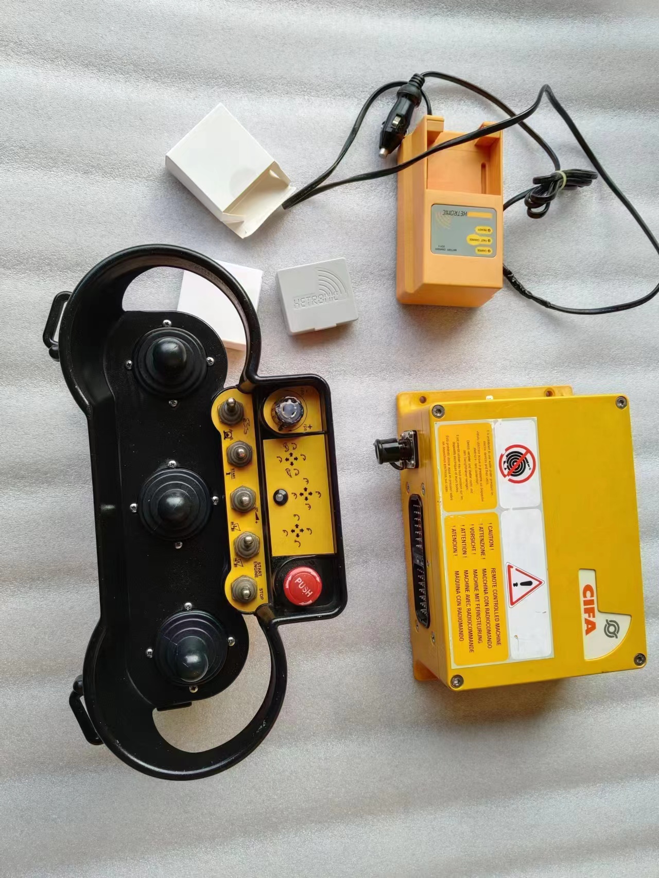 Original and Used Five Section Boom Pump Parts CIFA Wireless Remote Control Transmitter for Construction Machinery