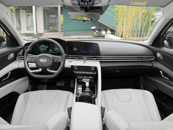 Automatic Hyundai Elantra 2023 1.5L CVT Top Flagship Edition Displacement 1000-1600CC