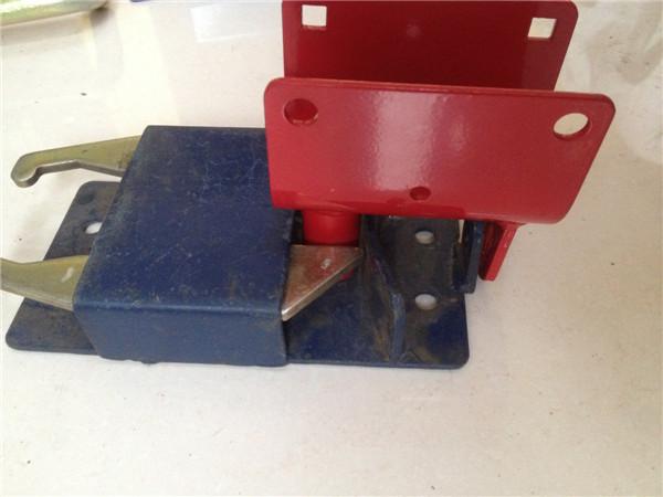 Red Color Metal Fence Accessories / Steel Gate Latch Carbon Steel Material