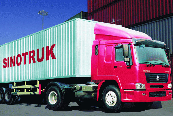 howo 4x2 prime mover tractor truck / tractor head for pulling Low bed semi trailer