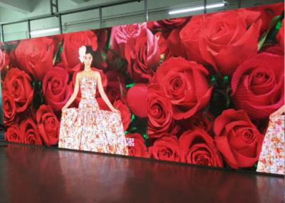 As exposições de diodo emissor de luz alugados super do brilho P3.91, aluguel grande da cor completa conduziram a parede